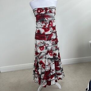 Carrie Me Couture Montréal strapless long dress, Size M. LIKE NEW